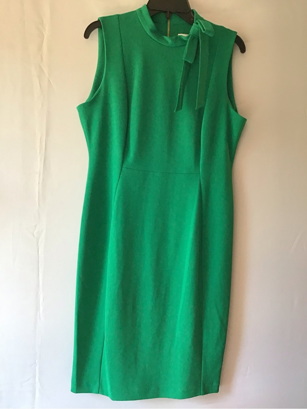 372 Calvin Klein Emerald Sleeveless Tie-Neck Sheath Dress